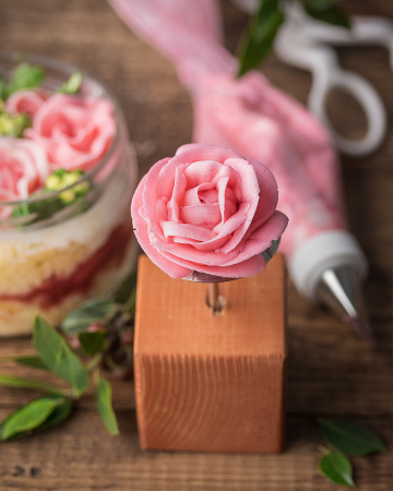 Подставка-кубик для кондитерских гвоздиков (Малиновка) Подставка-кубик для кондитерских гвоздиков (Малиновка)